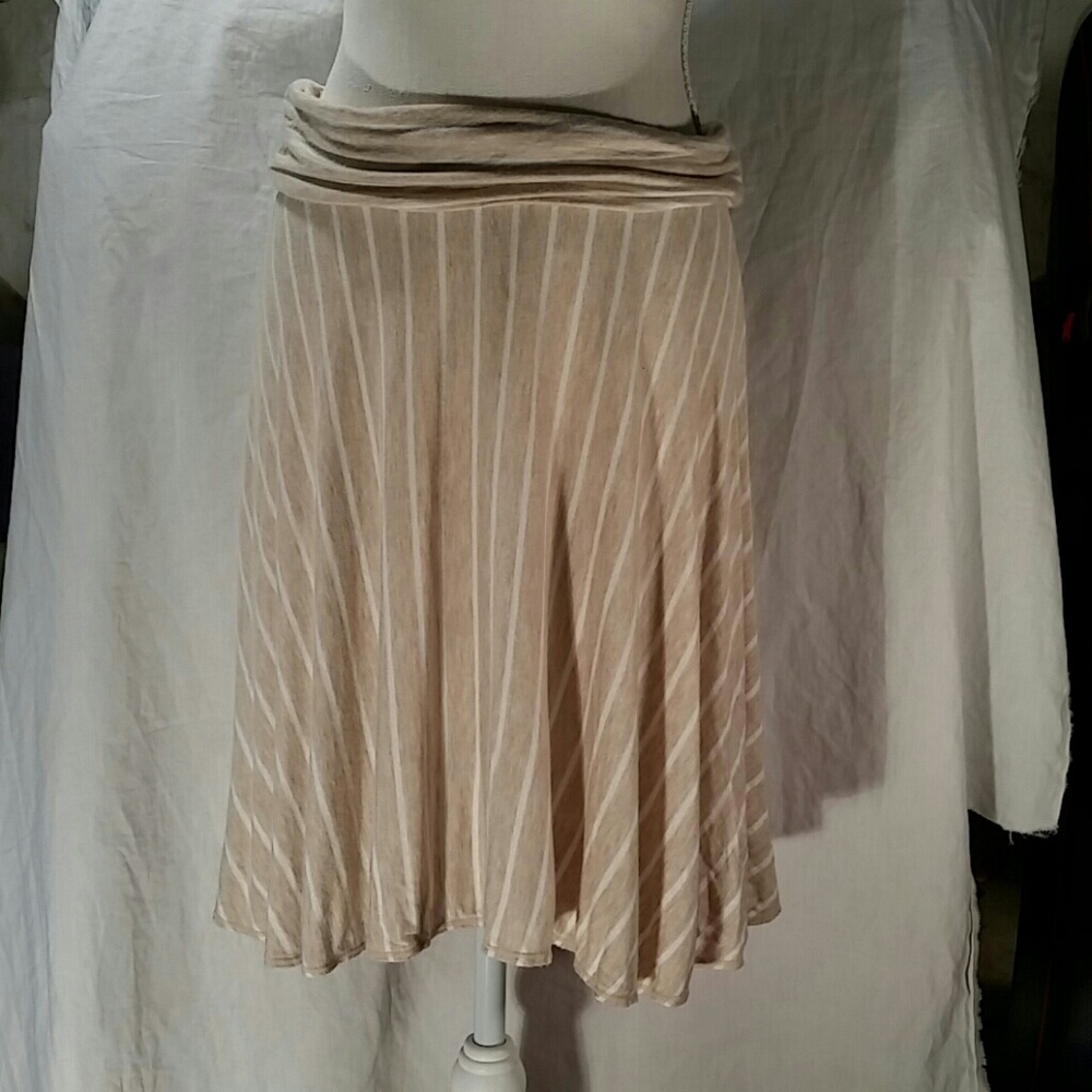 Max Studio tan stripe skirt soft great condition